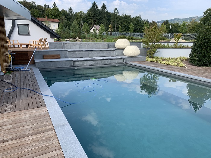 Loral - moderni naravni bazen